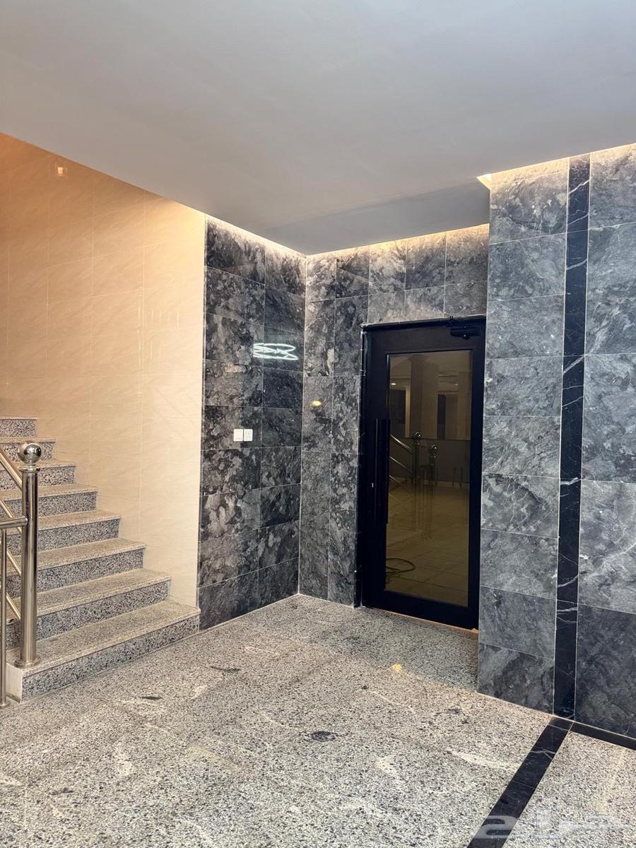 5 bedroom apartment in Muraykh 6