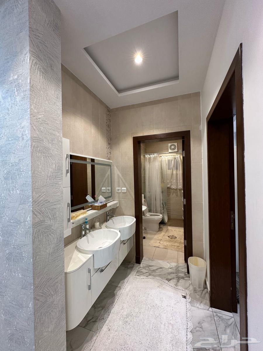 9 bedroom apartment in Al Faisaliyyah 3