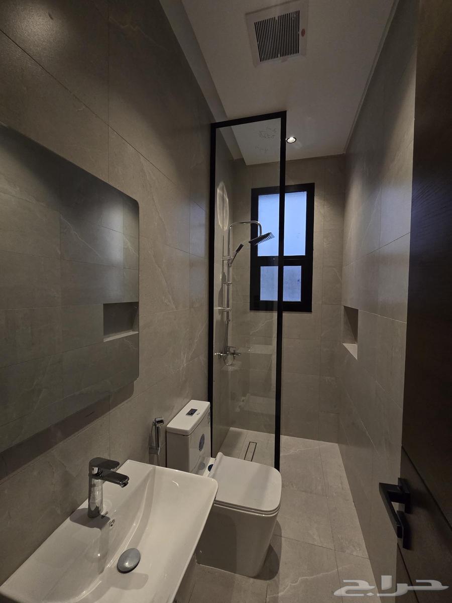 4 bedroom apartment in Abruq Ar Rughamah 3