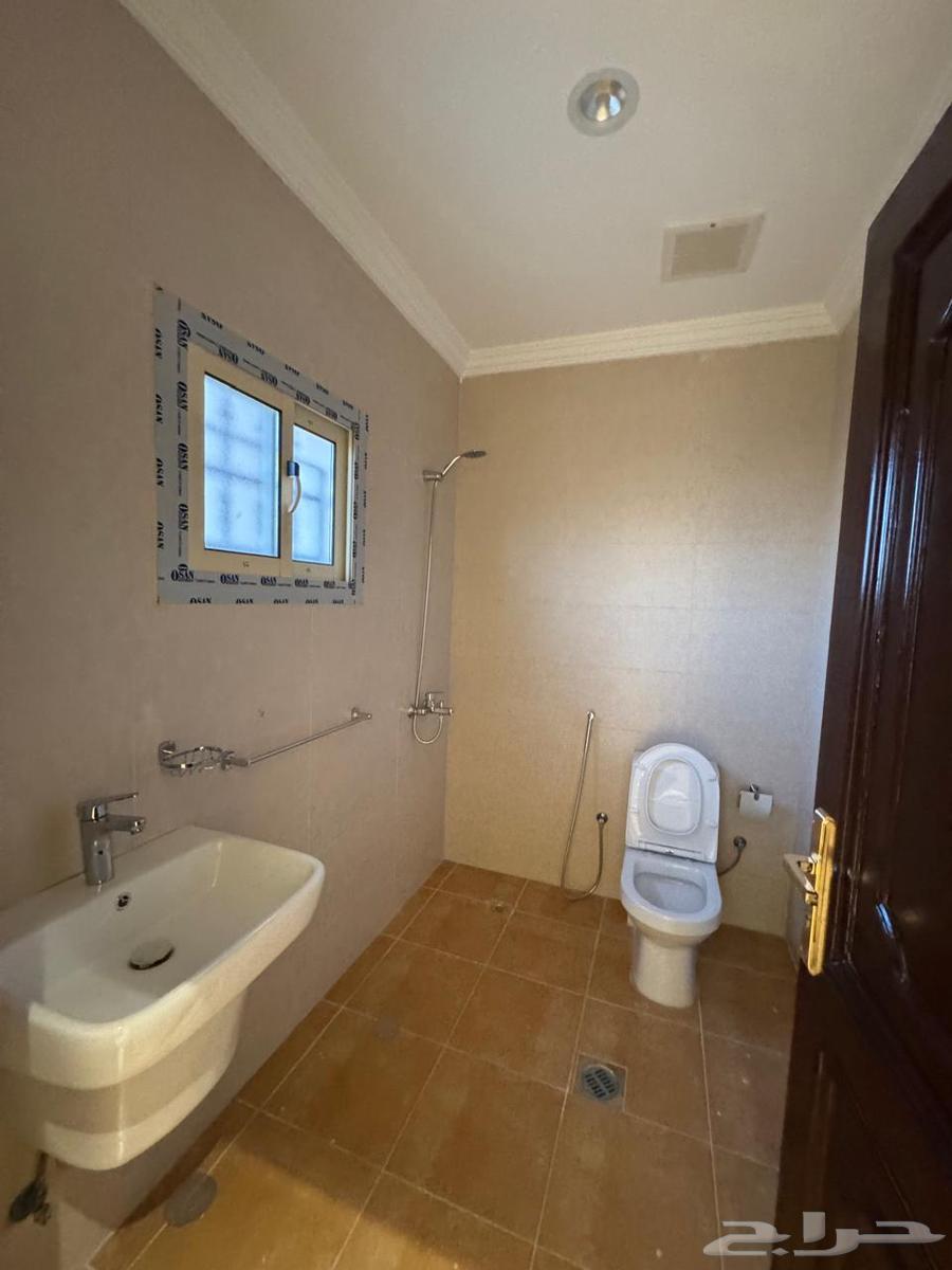 5 bedroom villa in Al Fardus, Jeddah 18