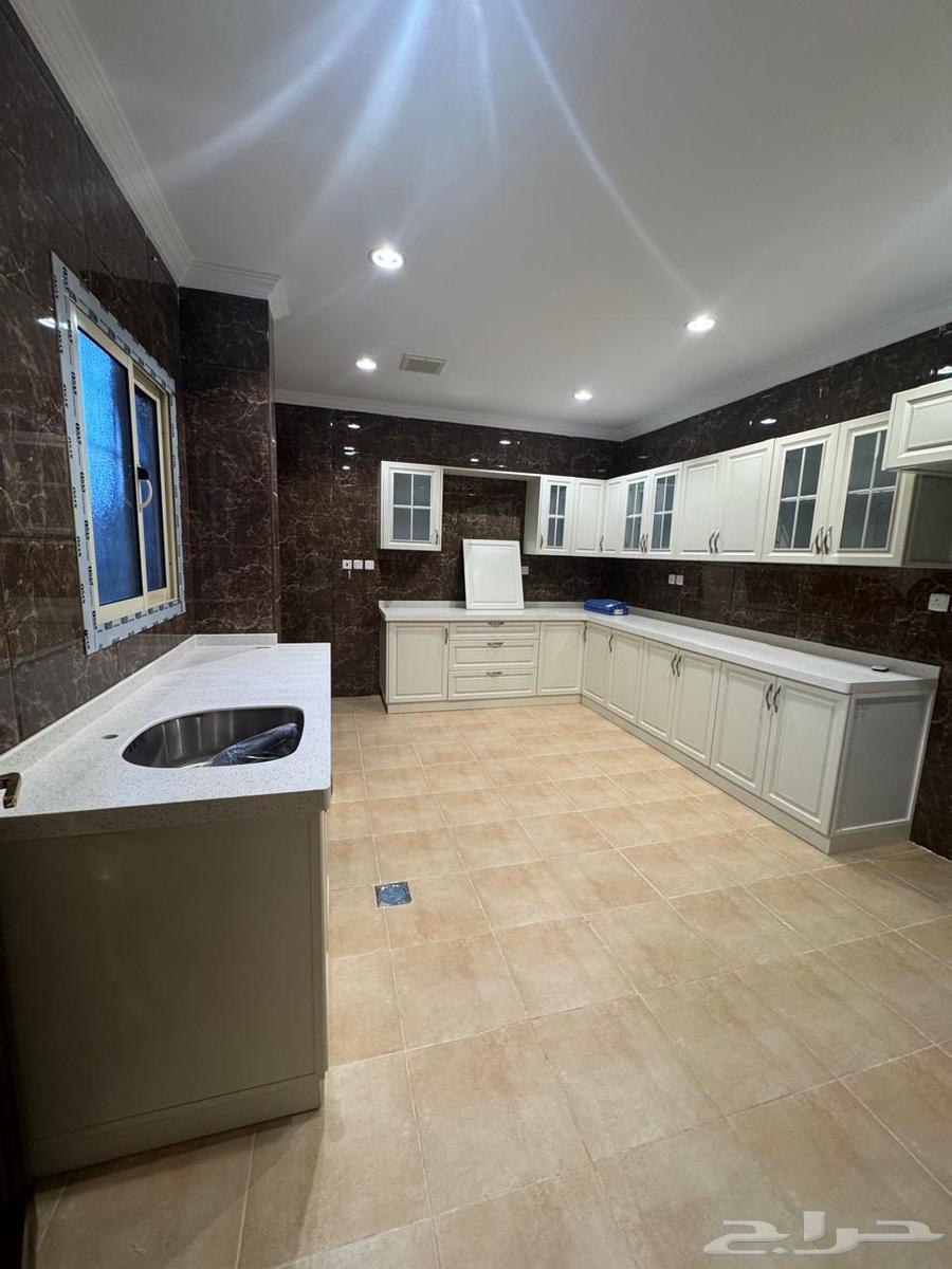 5 bedroom villa in Al Fardus, Jeddah 6
