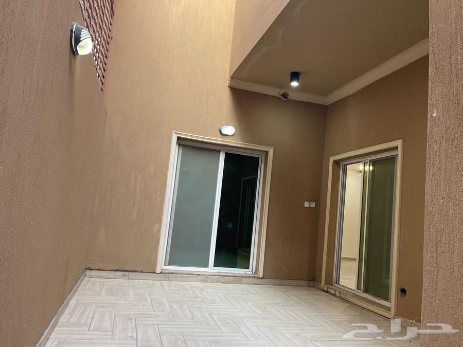 فيلا 6 غرف في الشراع 9