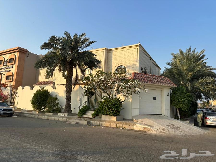 5 bedroom villa in Al Basateen 2