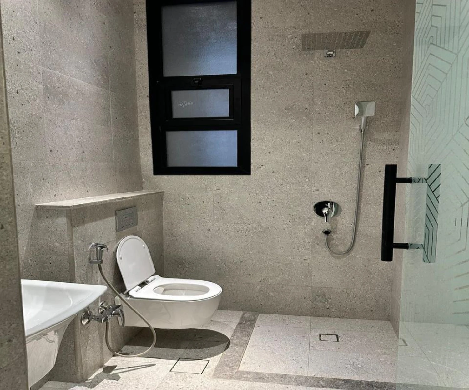 2 bedroom apartment in Jarir 4