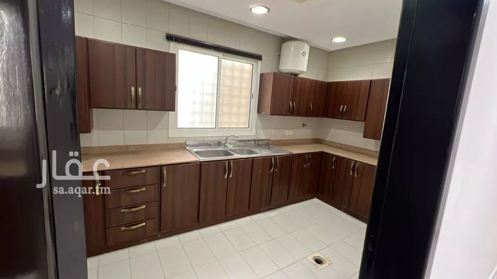 4 bedroom floor in Al Yasmin 3