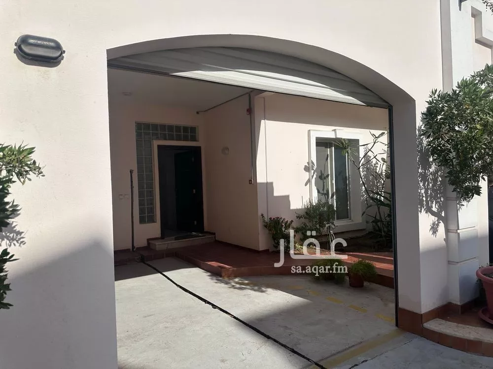 4 bedroom villa in Al Rawdah, Jeddah 9