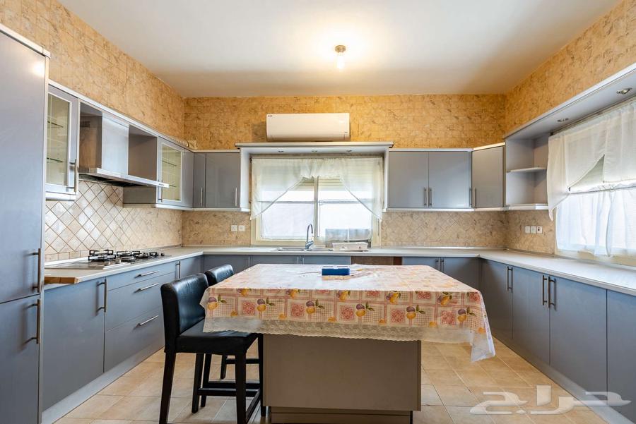 10 bedroom villa in Al Naeem 4