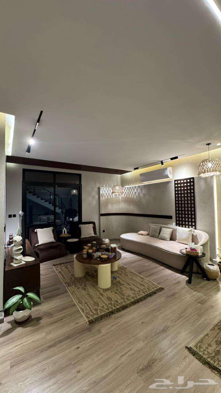 5 bedroom villa in Az Zomorod 22