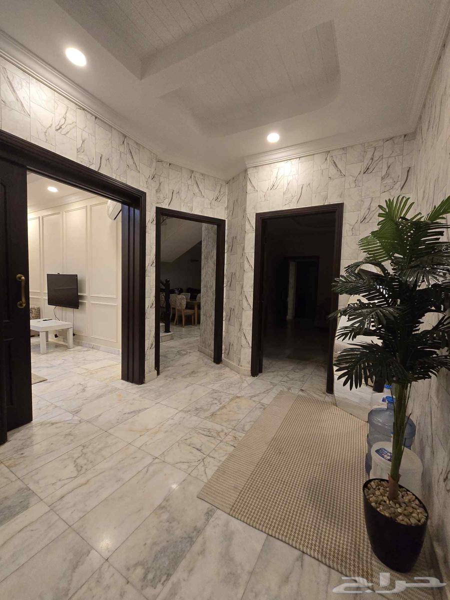 8 bedroom villa in Az Zomorod 11