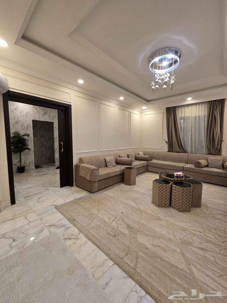8 bedroom villa in Az Zomorod 3