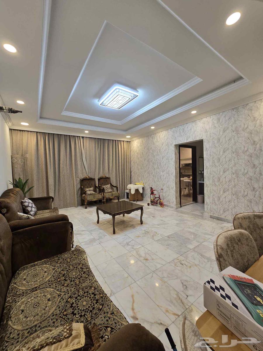8 bedroom villa in Az Zomorod 4