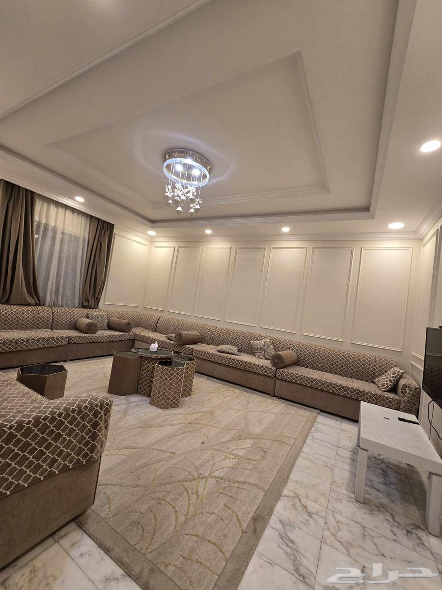 8 bedroom villa in Az Zomorod 5