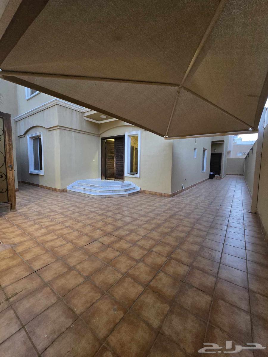 8 bedroom villa in Az Zomorod 7