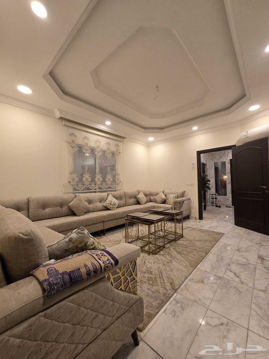 8 bedroom villa in Az Zomorod 10