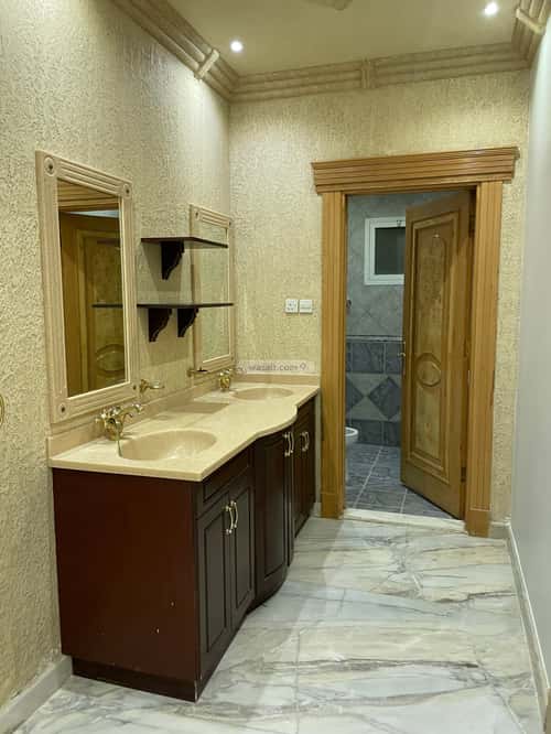 8 bedroom villa in Al Rabie 11