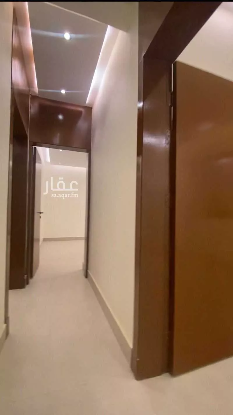 فيلا 5 غرف في عكاظ 6