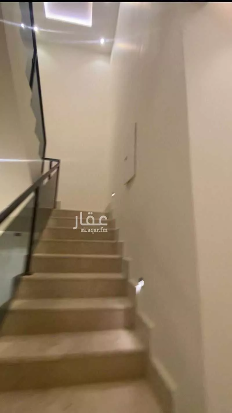 فيلا 5 غرف في عكاظ 9