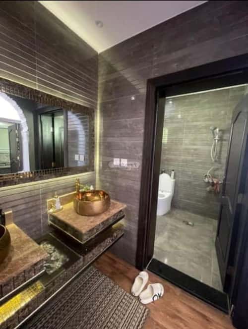 5 bedroom villa in Al Yaqout 4