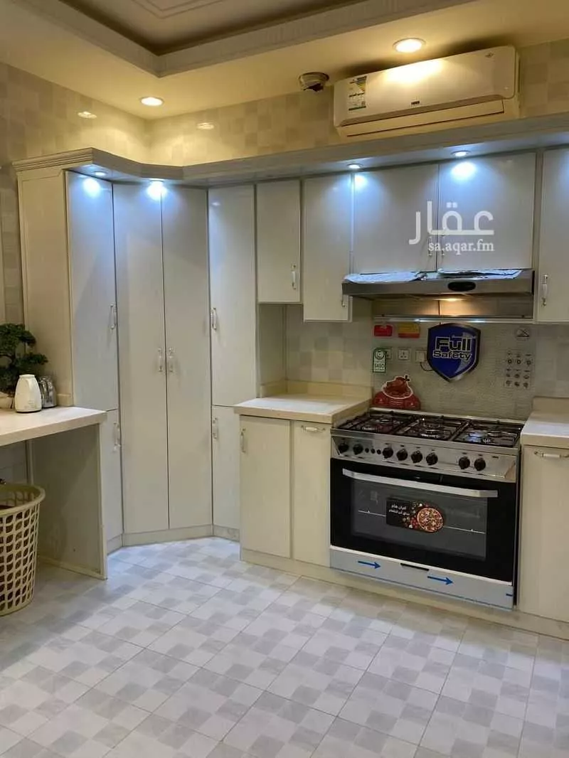 4 bedroom apartment in Dhahrat Laban 8