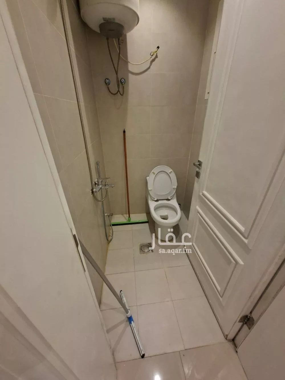 شقة 3 غرف في الملقا 4