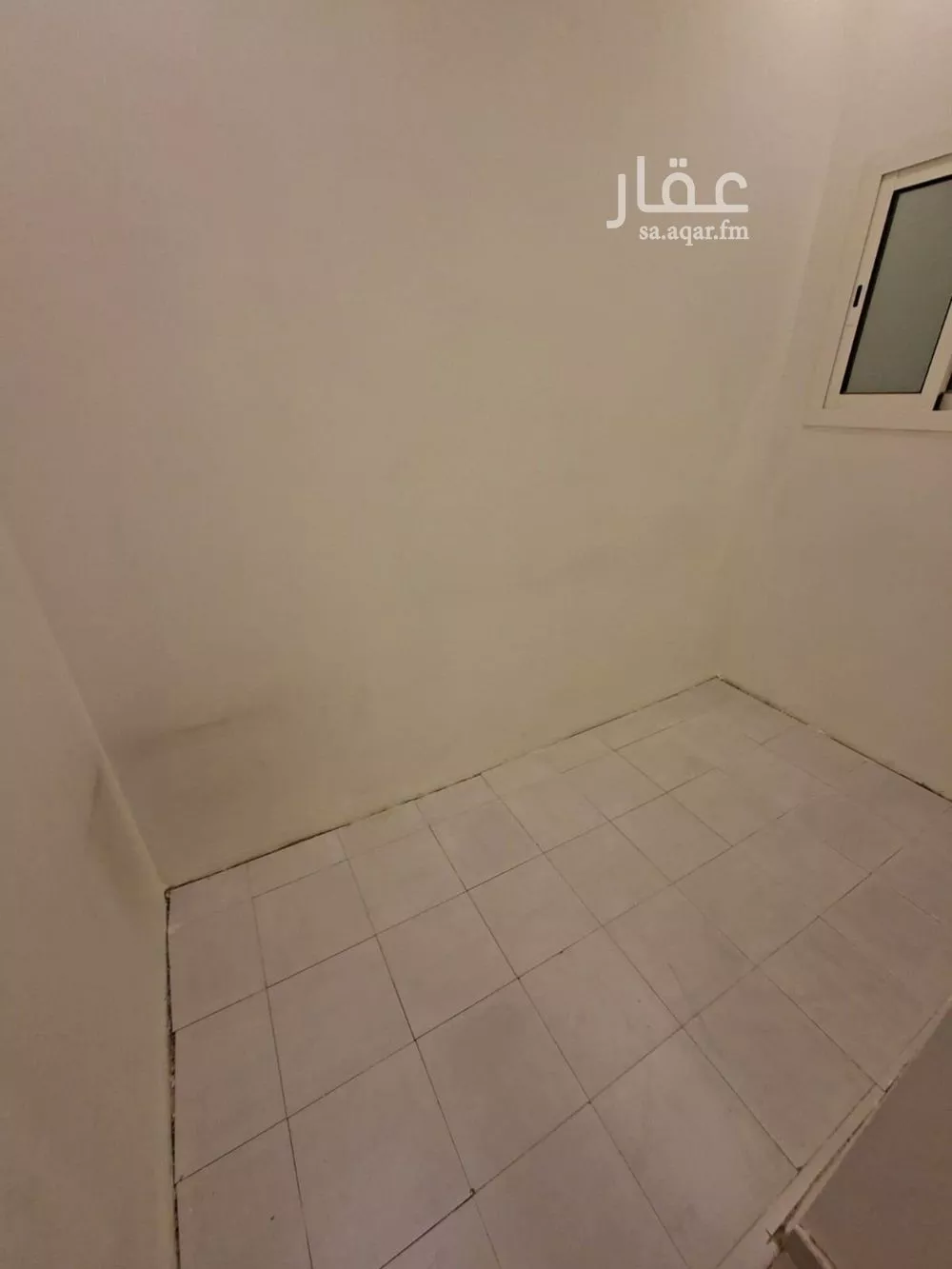 شقة 3 غرف في الملقا 8