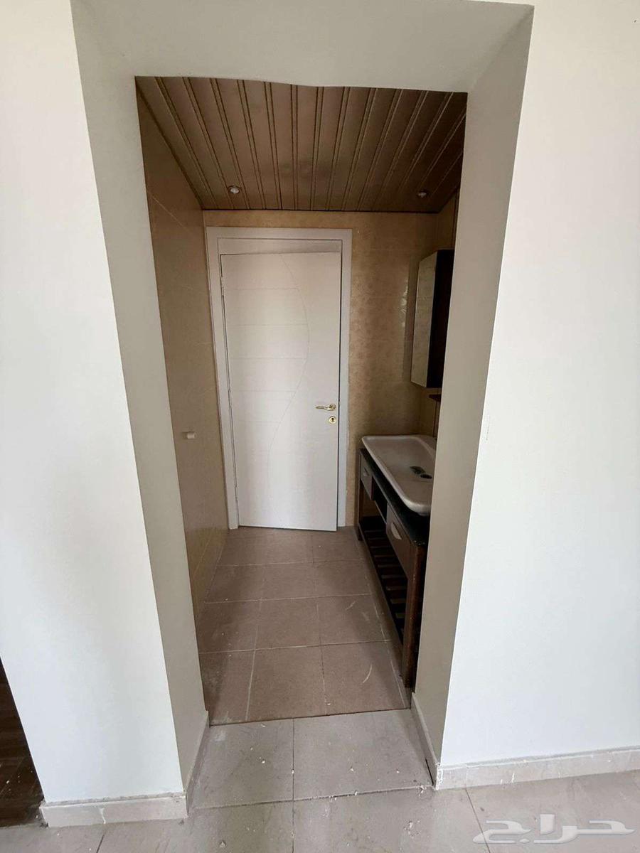 11 bedroom villa in Abhur North 9