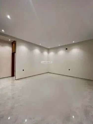 4 bedroom floor in Tuwaiq 2