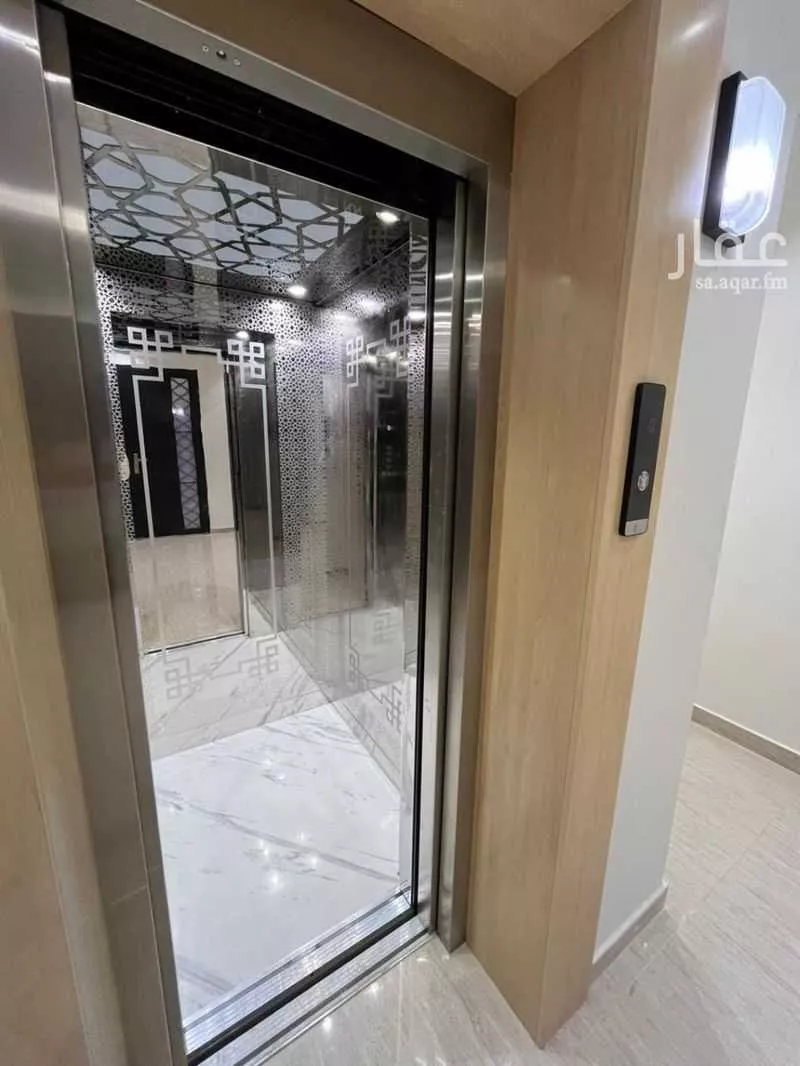 عمارة 600 م² في عرقة 6