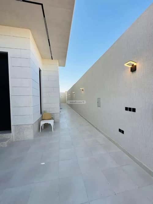 5 bedroom villa in Al Maizilah 4