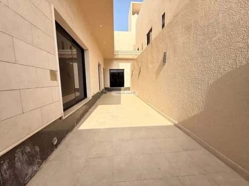 5 bedroom villa in Al Qadisiyah 4