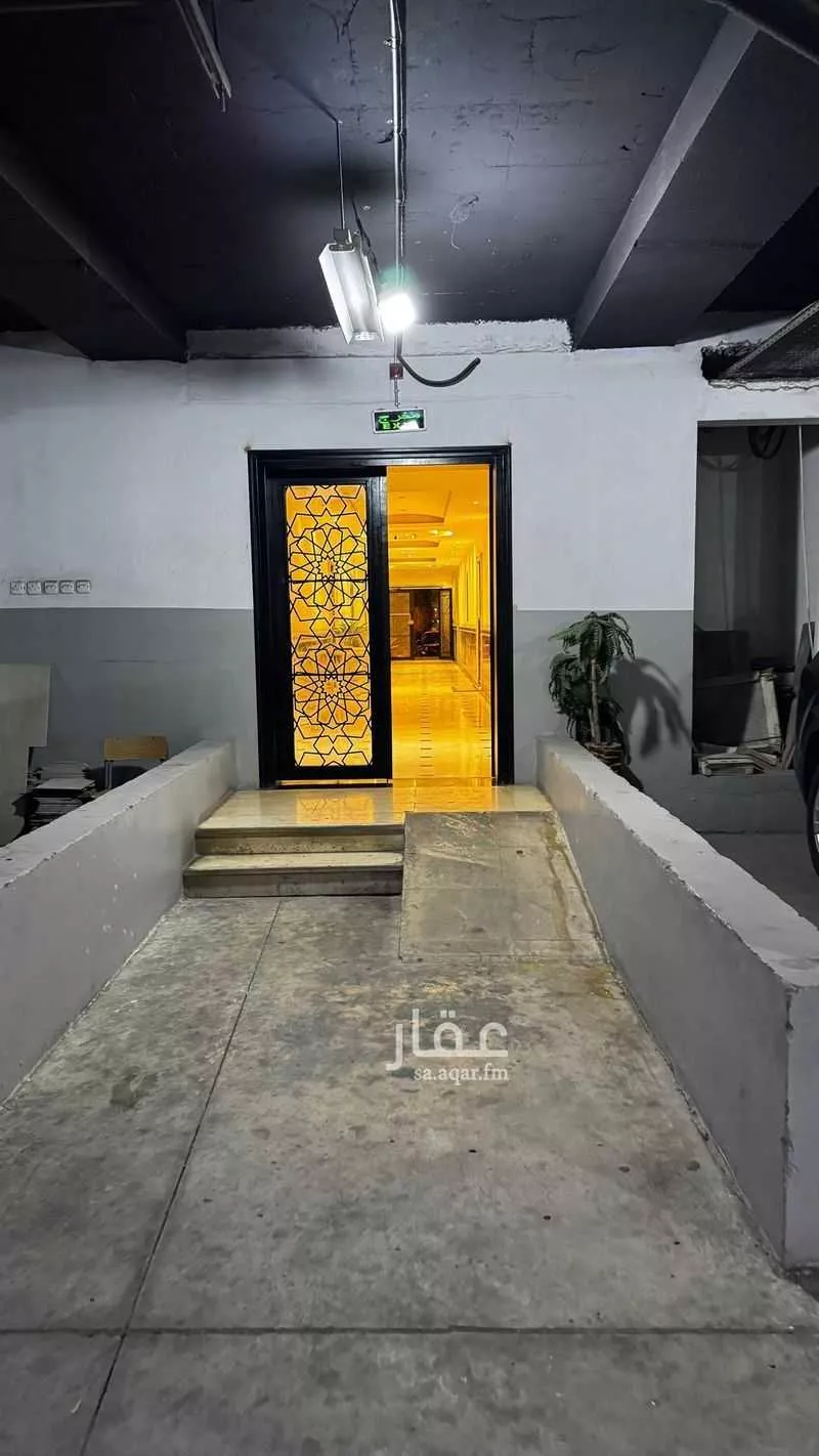 3 bedroom apartment in Al Mughrizat 7