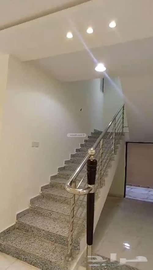 فيلا 5 غرف في عكاظ 13