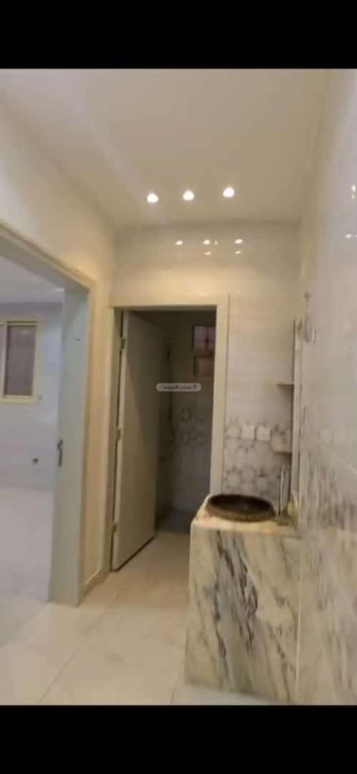 فيلا 5 غرف في عكاظ 5