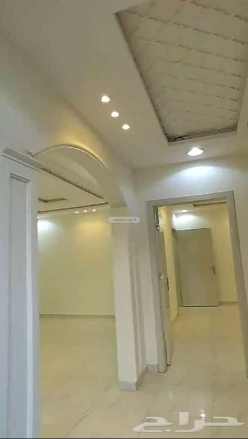 فيلا 5 غرف في عكاظ 8