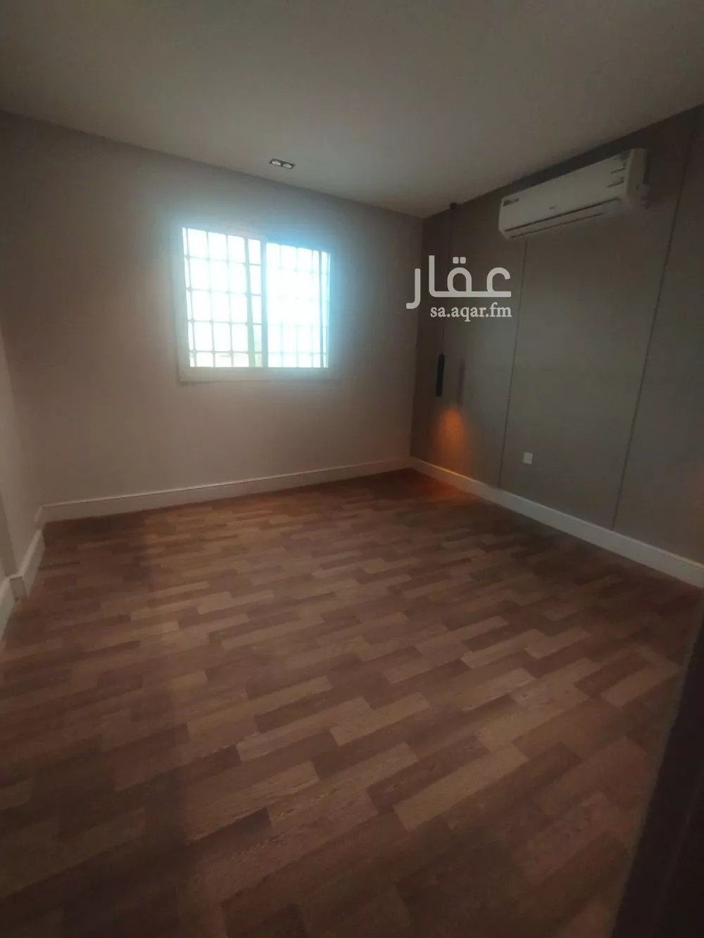 شقة 1 غرف في الملقا 4