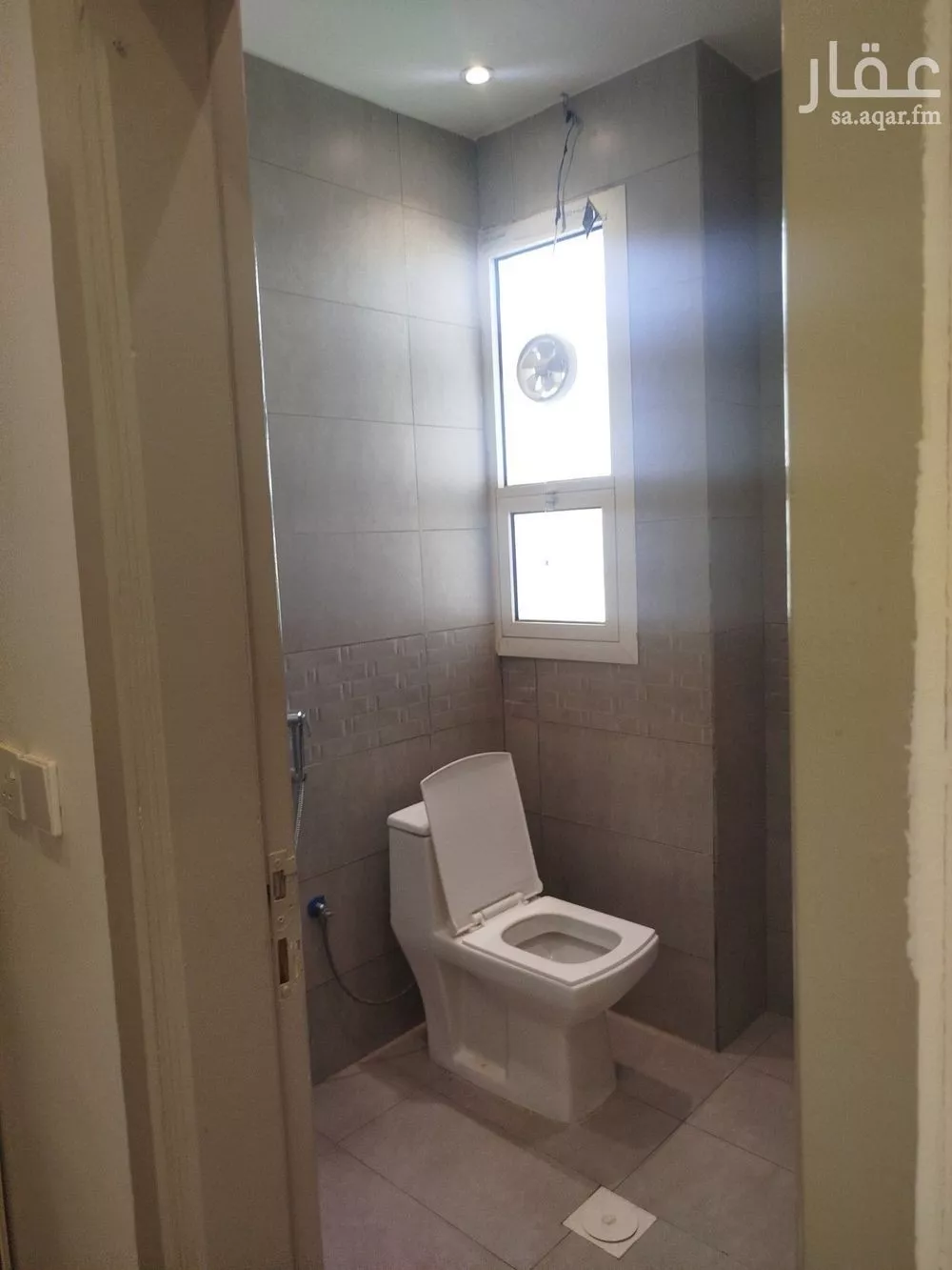 شقة 1 غرف في الملقا 9