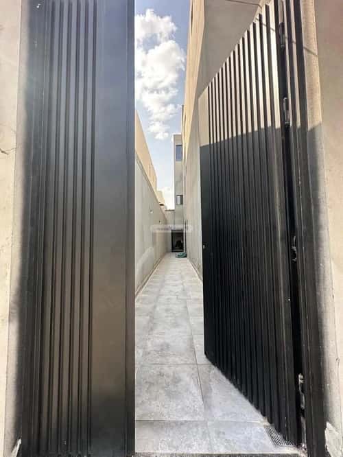 7 bedroom villa in Al Aridh 7
