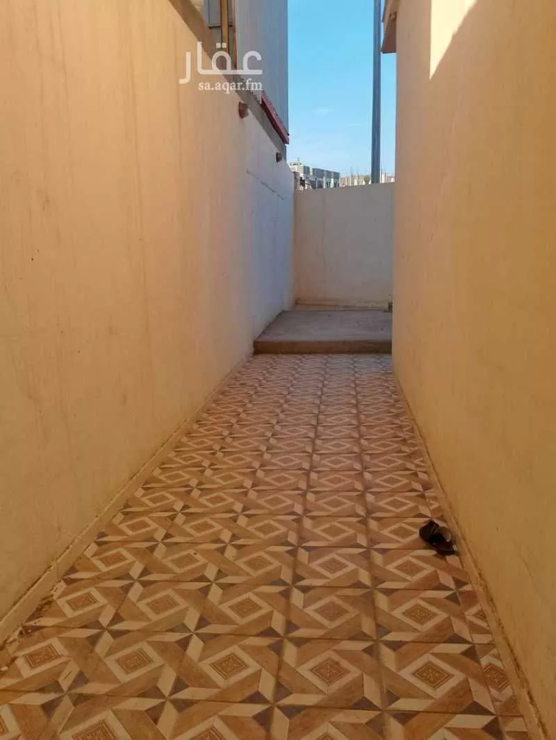 فيلا 8 غرف في الدفاع 3