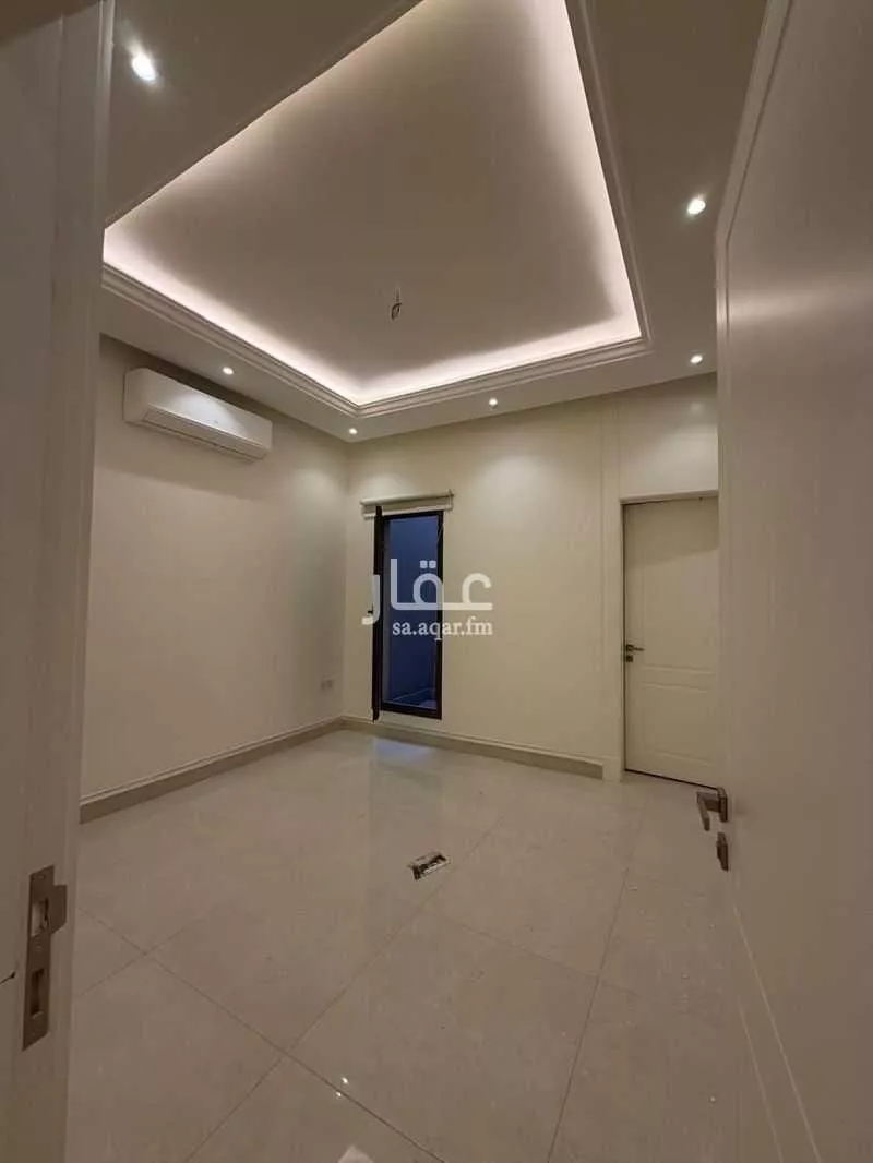 فيلا 5 غرف في الملقا 16