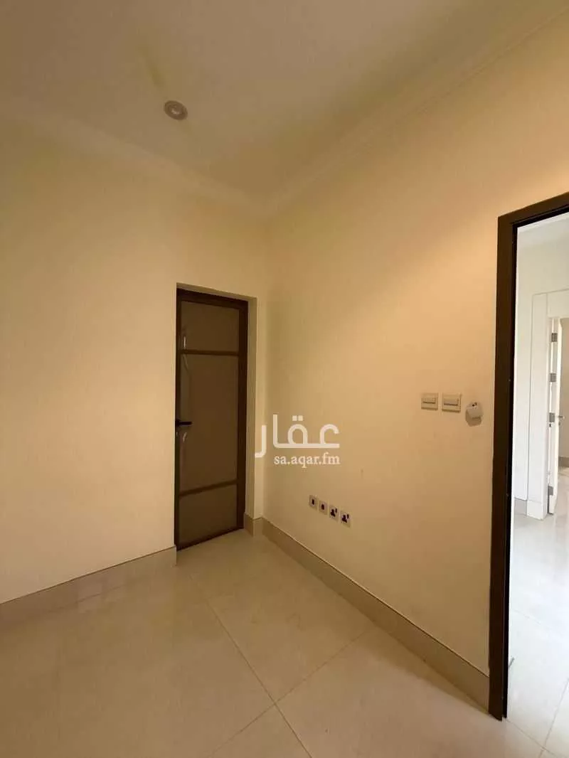 فيلا 5 غرف في الملقا 22