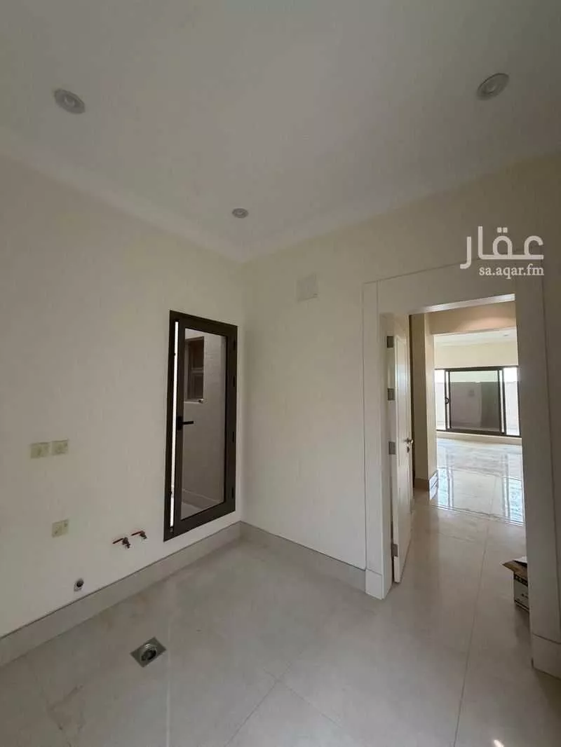 فيلا 5 غرف في الملقا 23