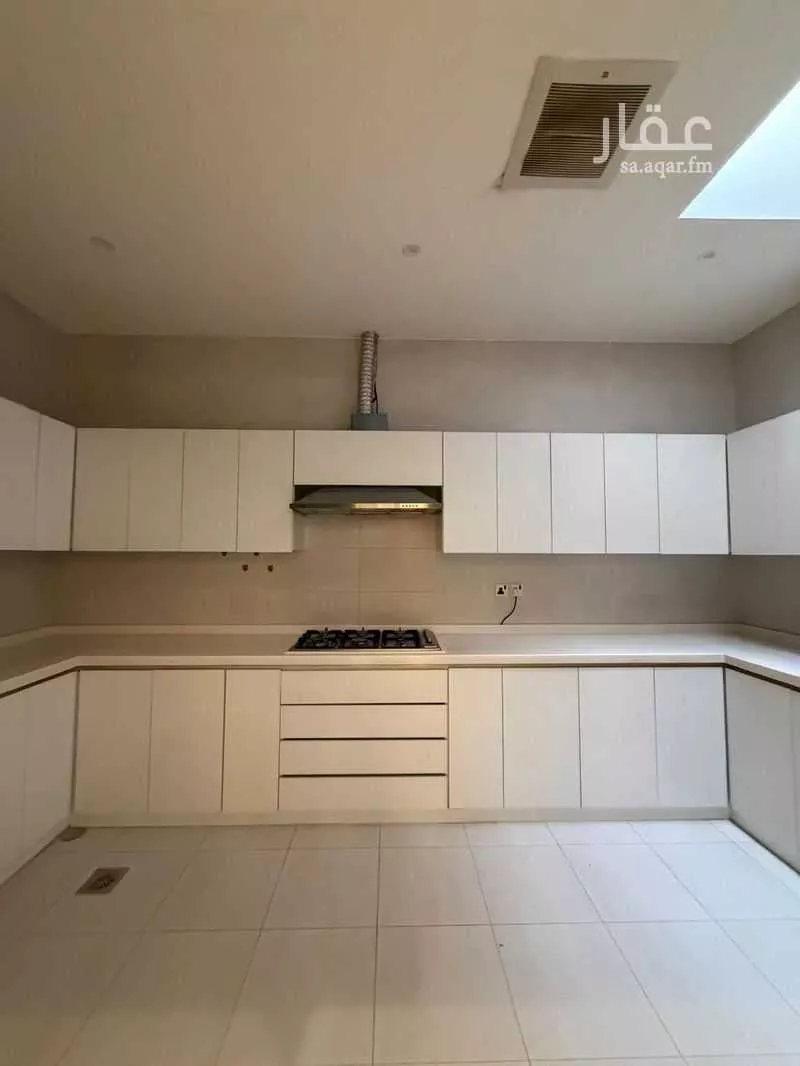 فيلا 5 غرف في الملقا 24