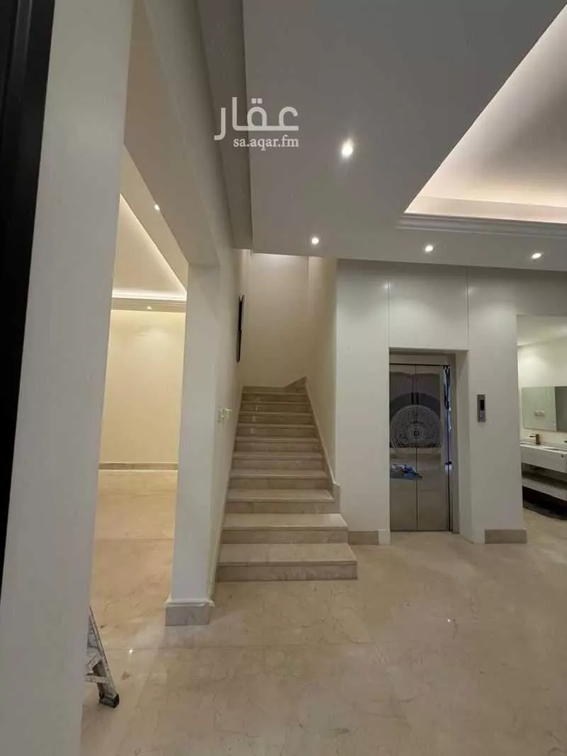 فيلا 5 غرف في الملقا 7