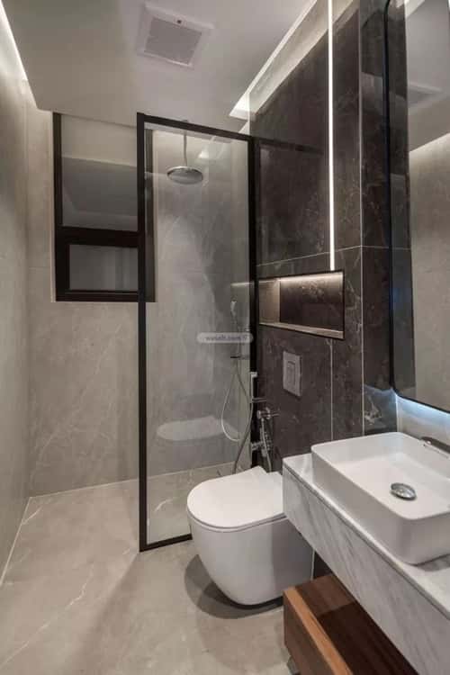 فيلا 8 غرف في العقيق 5