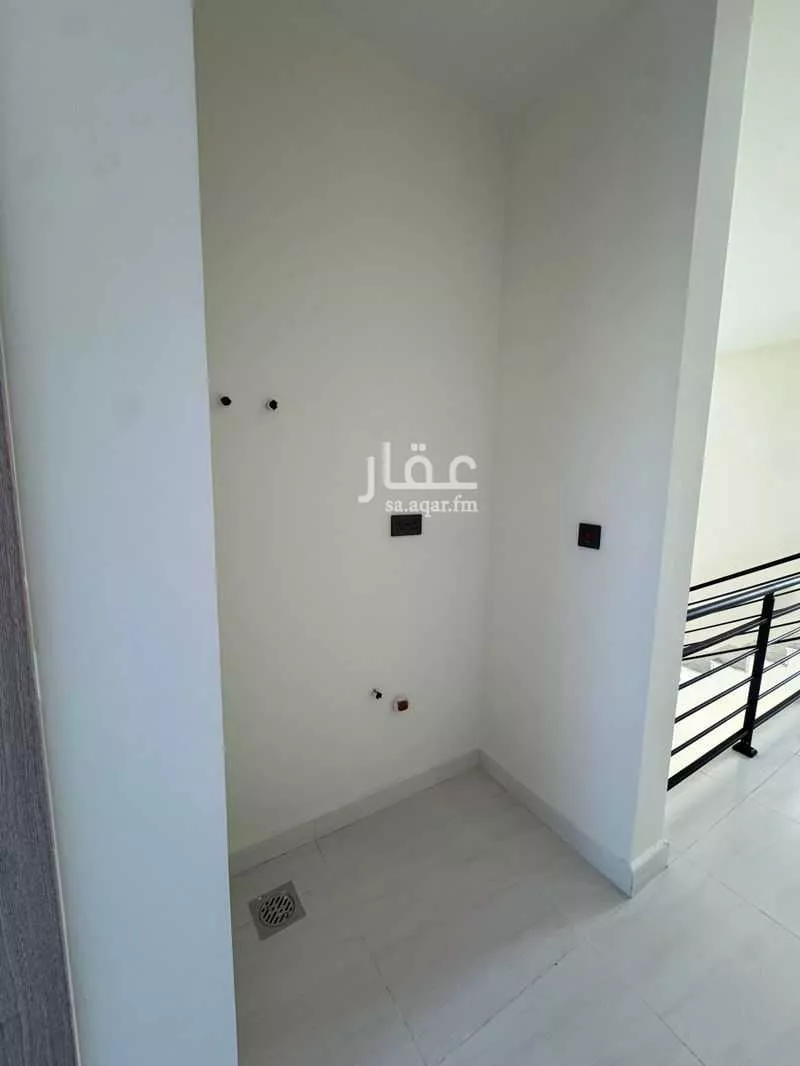 5 bedroom villa in Al Falah 11