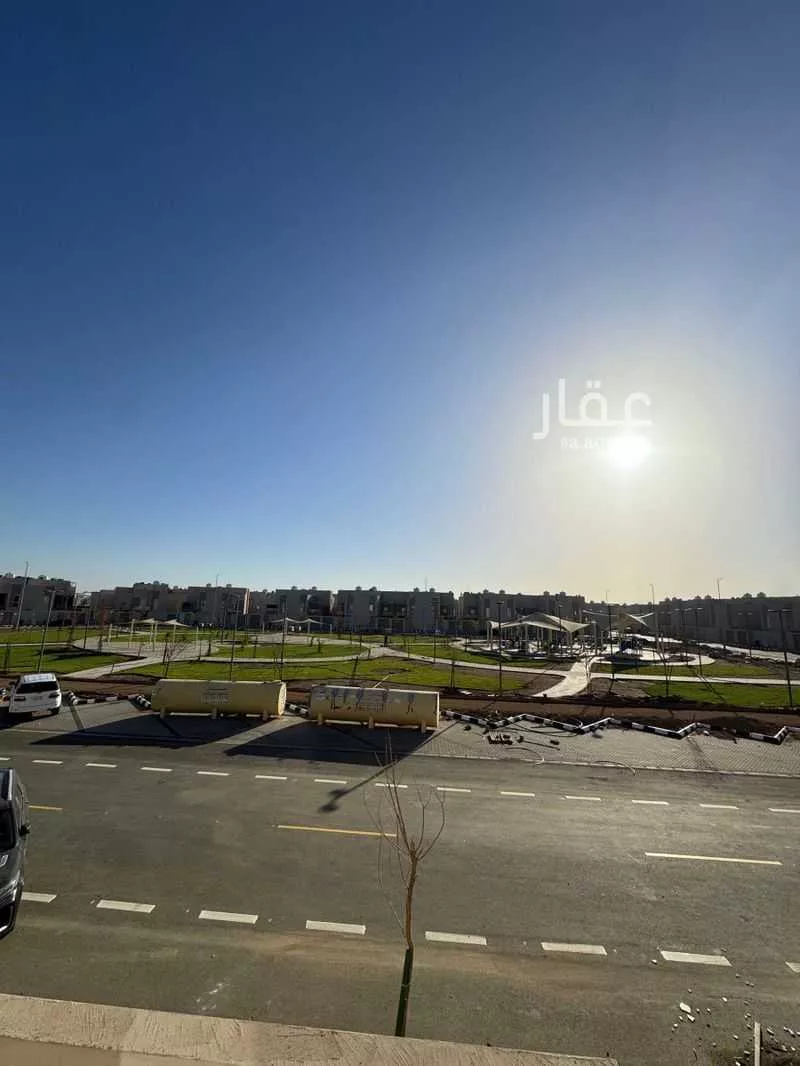 5 bedroom villa in Al Falah 4