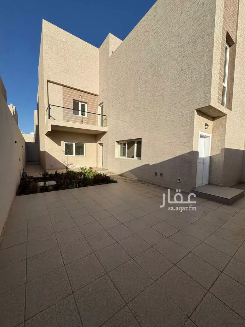 5 bedroom villa in Al Falah 8