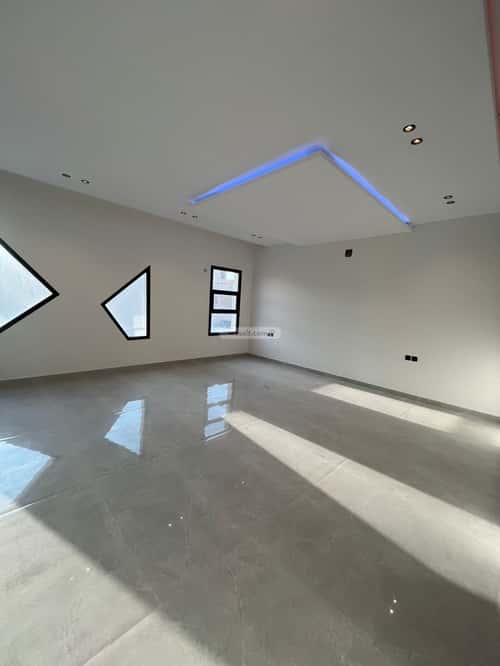 4 bedroom villa in Al Mahdiyyah 3