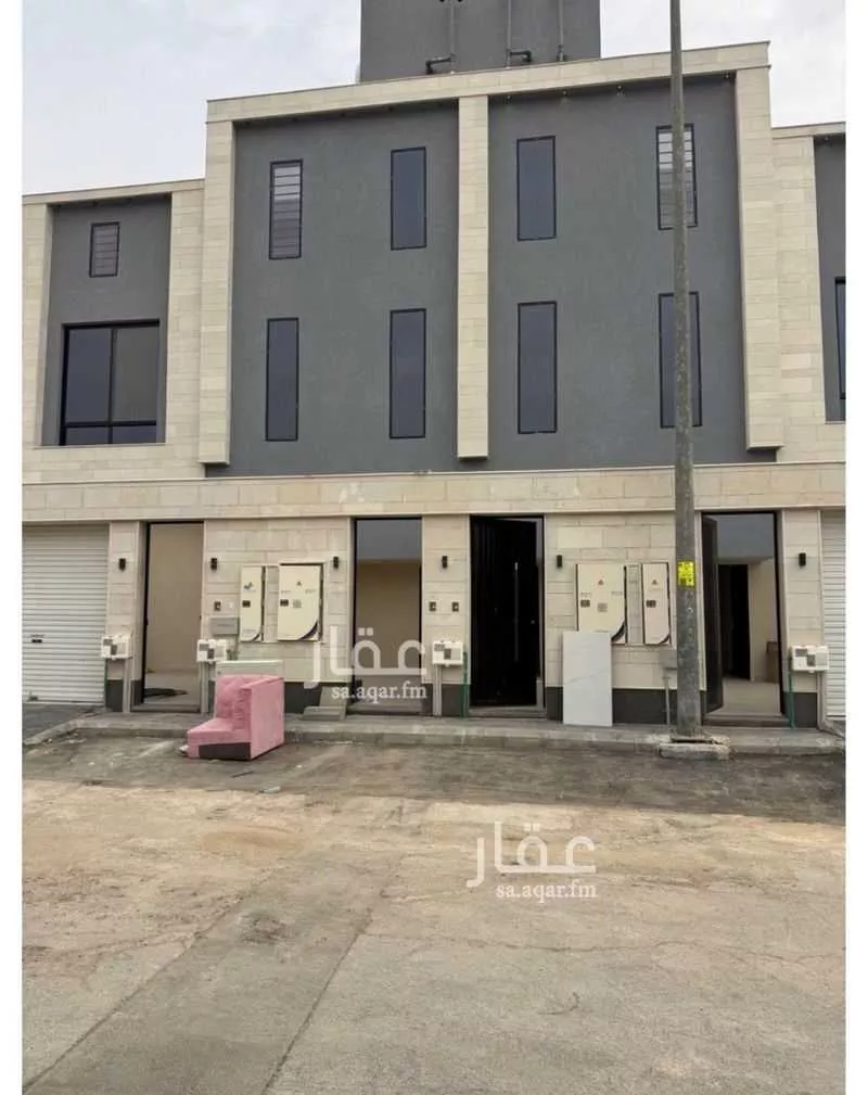 5 bedroom floor in Al Khaleej 2