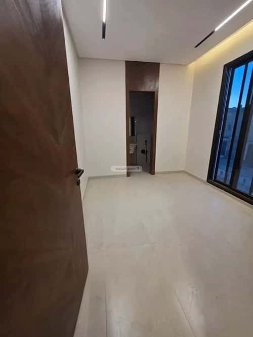 5 bedroom villa in Al Awali 13